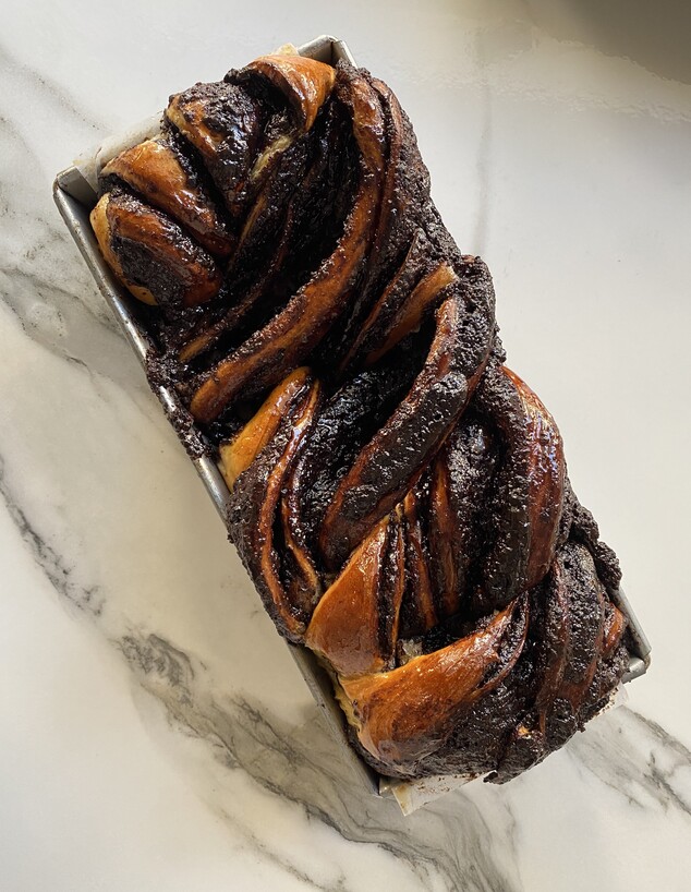 עוגת קראנץ שמרים פרווה - אחרי האפייה (צילום: עדי קלינגהופר, mako אוכל)