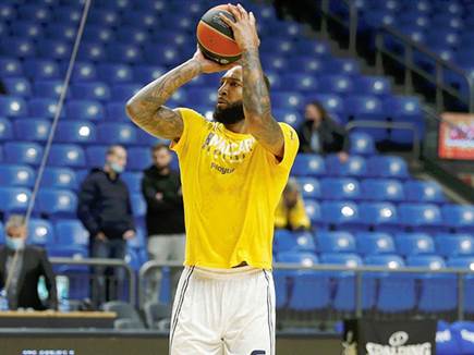 וויליאמס התכונן לשריקה (צילום: אלן שיבר)