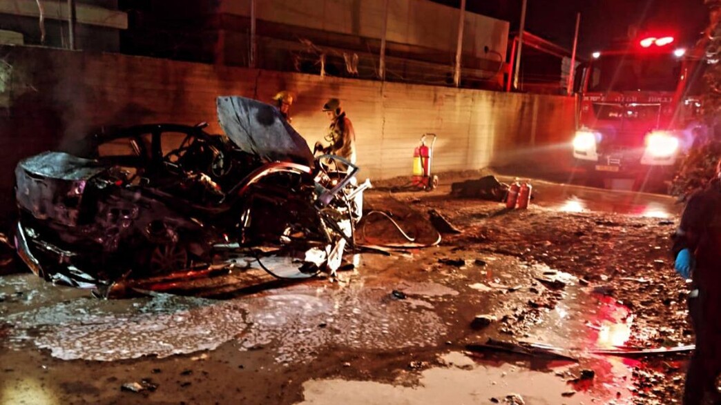פיצוץ הרכב בלוד (צילום: כבאות והצלה לישראל)