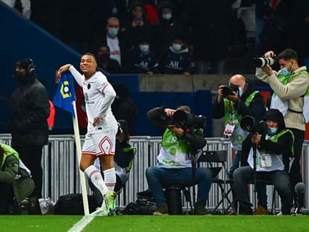 חגג בסיום. אמבפה (GETTY)