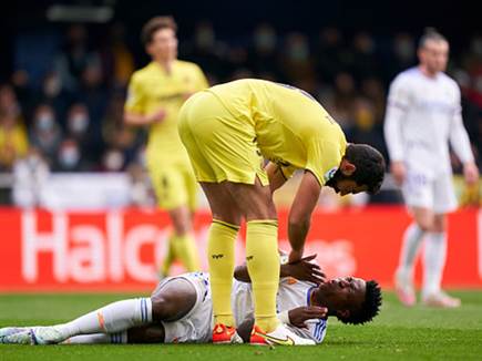 6 כרטיסים צהובים במשחק (GETTY)