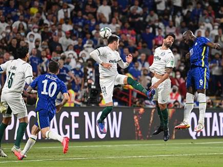 לוקאקו כובש (Getty)