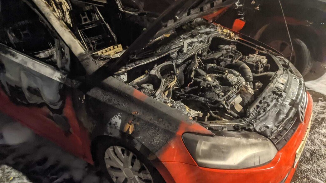 רכב שרוף של אוהד הפועל ת"א רכב שרוף של אוהד הפועל ת"א