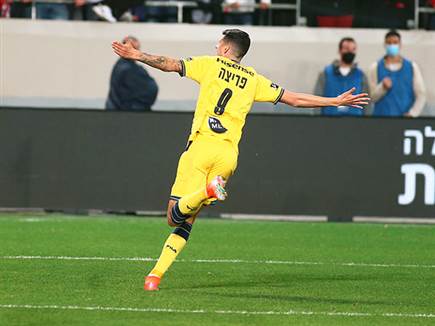 פריצה התכבד בשער (צילום: אלן שיבר)