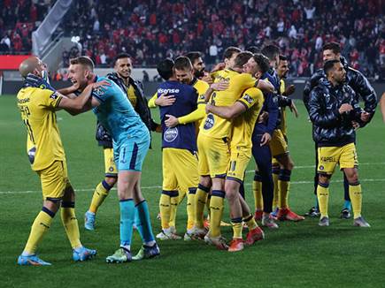 שוב שלט הצבע הצהוב (צילום: דני מרון)