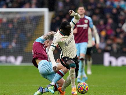 ברנלי תרד מאוכזבת ומתקרבת לצ'מפיונשיפ (getty)