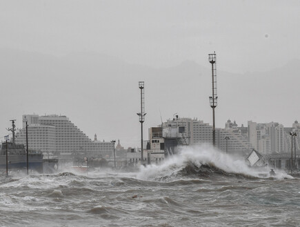 רוחות עזות וכמות גשם מטורפת: הסופה החריגה בדרך לישראל