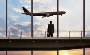 גבר בשדה תעופה (צילום: Getty Images)