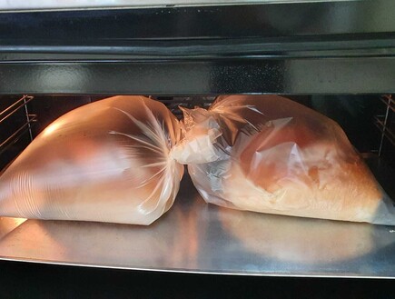 לחם בשקית קוקי  - בתנור (צילום: חגית אלקבץ, חגית אלקבץ - מתכונים שכולם אוהבים)