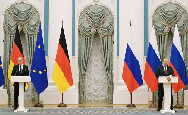 וללדימיר פוטין, נשיא רוסיה ואולף שולץ, קנצלר גרמני (צילום: רויטרס)