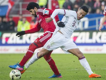 מול טיאגו אלקנטרה. סופה של קריירה מפוארת (Getty)