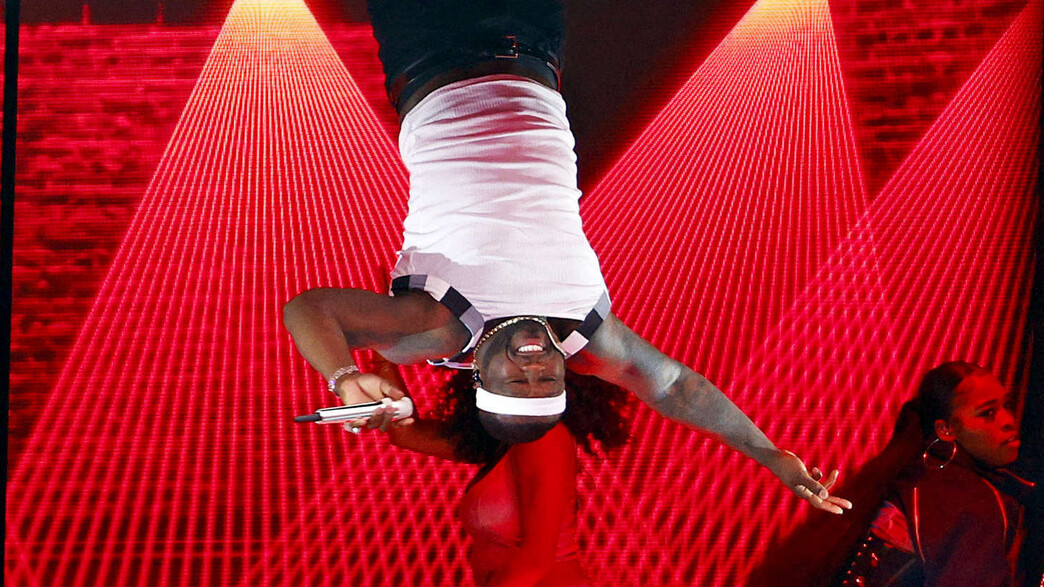 50 סנט תלוי הפוך