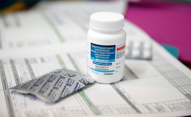 טיפול תרופתי נגד HIV (צילום: רויטרס)