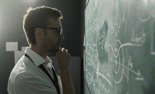 מתמטיקה (אילוסטרציה) (צילום: שאטרסטוק)