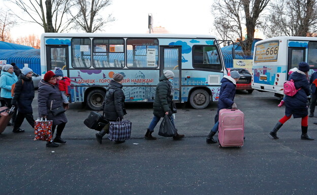 פינוי האזרחים בדונייצק (צילום: רויטרס)