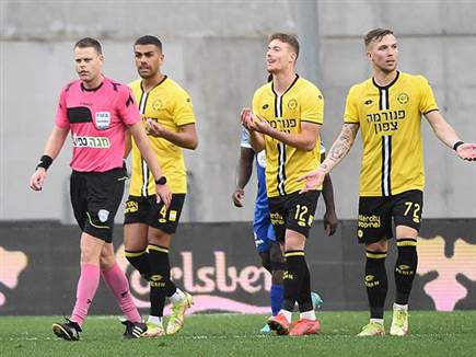 וקבע חלוקת נקודות במושבה (ברני ארדוב)