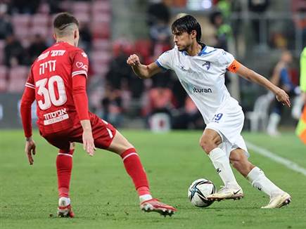 במשחק חוץ קשה נגד יריבה חזקה (צילום: לירון מולדובן)