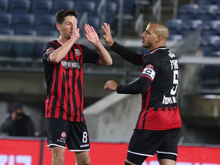 ניצל טעות של חסון בשביל לכבוש. נאור (דני מרון)