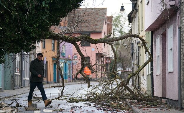 הסופה יוניס,  Storm Eunice (צילום: ap)