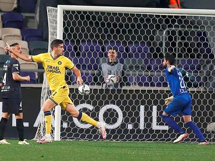 וגם בלטקסה נכנס לעניינים (צילום: אלן שיבר)