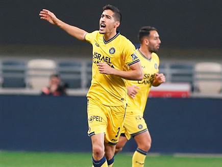 מכבי ת"א מסמנת לחיפה וב"ש: אנחנו עוד כאן (צילום: אלן שיבר)