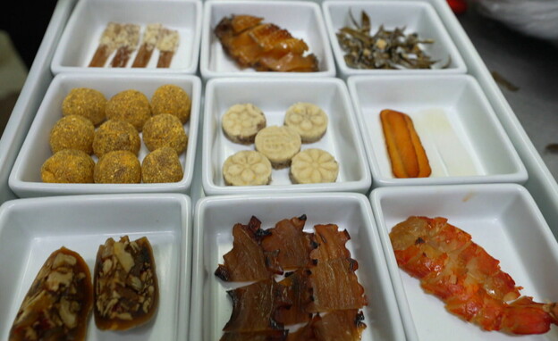 אוכל בדרום קוריאה (צילום: חדשות  12, חדשות 12)
