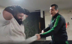 הענק האיראני מתכונן לקרב (צילום: @sajadgharibiofficial)