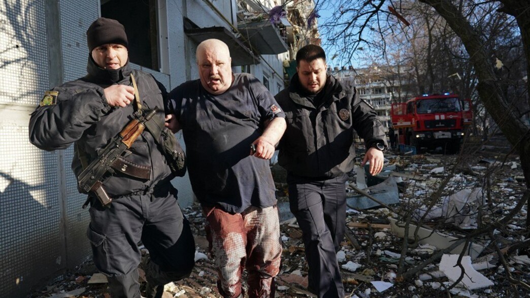 אזרחים אוקראינים שנפגעו מתקיפות רוסיה אזרחים אוקראינים שנפגעו מתקיפות רוסיה