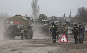 רכבים צבאיים רוסים (צילום: AP)