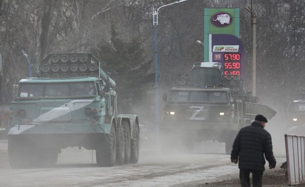 רכבים צבאיים רוסים (צילום: AP)