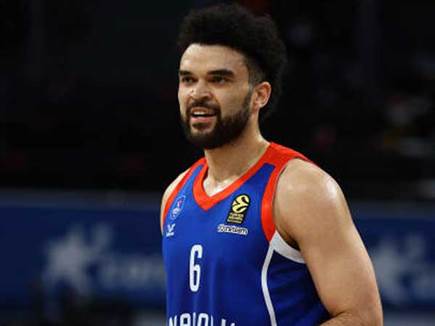 הוא נהנה מול האקסית. בראיינט (GETTY)