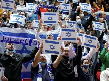 הרבה אוהדים הגיעו לתמוך (אלן שיבר)