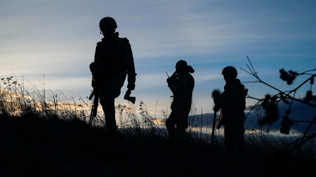 חיילים אוקראינים בבסיס חיל האוויר באזור קייב חיילים אוקראינים בבסיס חיל האוויר באזור קייב