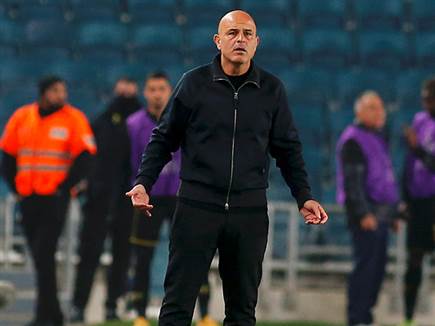 אבל במחצית הראשונה הקבוצה של אבוקסיס לא היתה שם (צילום: אלן שיבר)