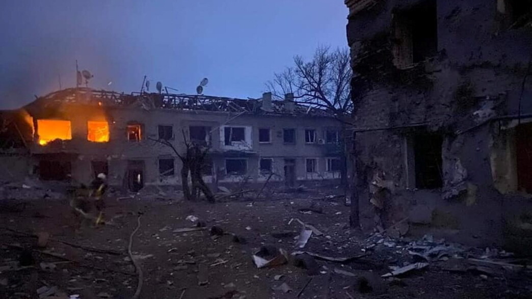 בניין שהופצץ ונהרס בעיר סטרובלסק בחבל לוגנסק בניין שהופצץ ונהרס בעיר סטרובלסק בחבל לוגנסק