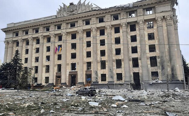 בניין העירייה הפגוע בחרקוב (צילום: ap)