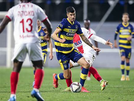 משחק שקט שלו. פריצה (מאור אלקסלסי)