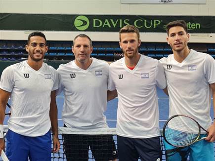 שחקני נבחרת ישראל (לידור גולדברג, איגוד הטניס) (צילום: ספורט 5)