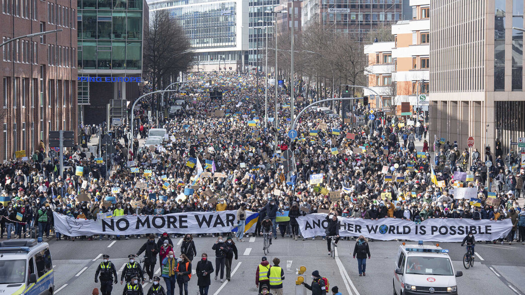 מפגינים נגד המלחמה בהמבורג, גרמניה
