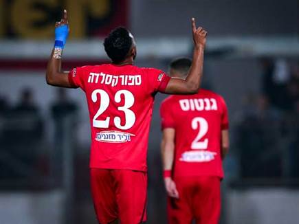 שער בכורה בדיוק בזמן. ספורקסלדה (מאור אלקסלסי)