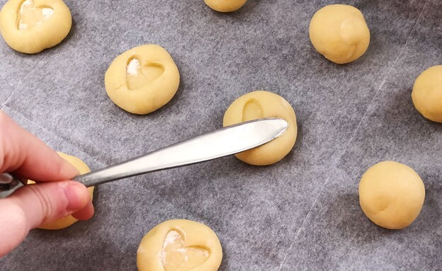 עוגיות ריבה - יצירת הלב