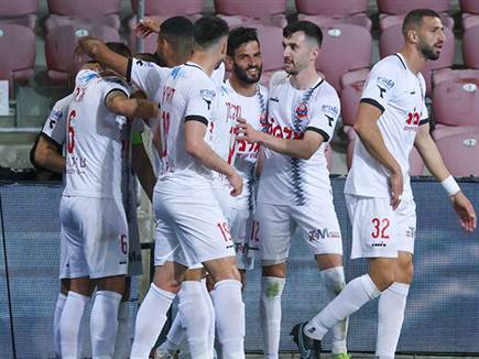 והחיפאים כבר חגגו (צילום: דני מרון)