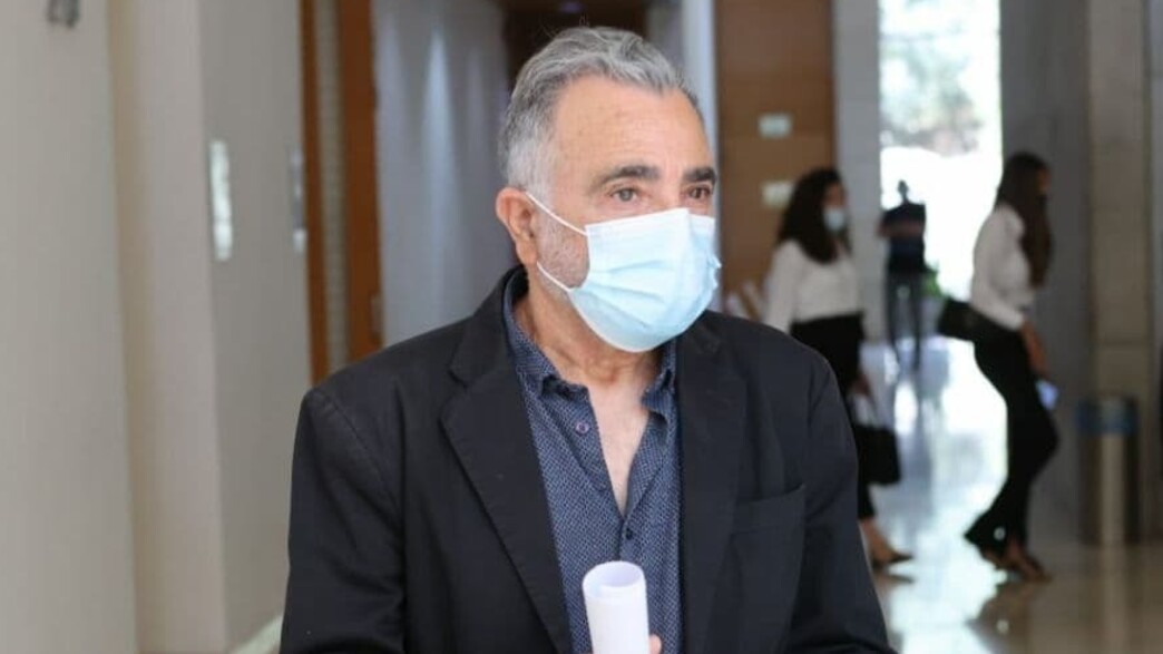 השחקן משה איבגי בבית המשפט