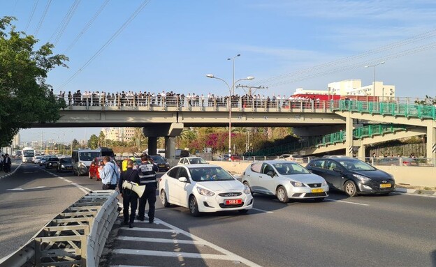 הפגנת הפלג הירושלמי בבני ברק (צילום: n12)