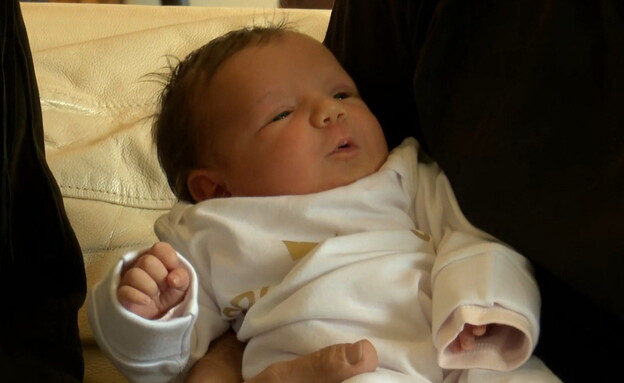 התינוקת שנולדה בפוקנדאות והובאה לישראל מקייב (צילום: חדשות 12)