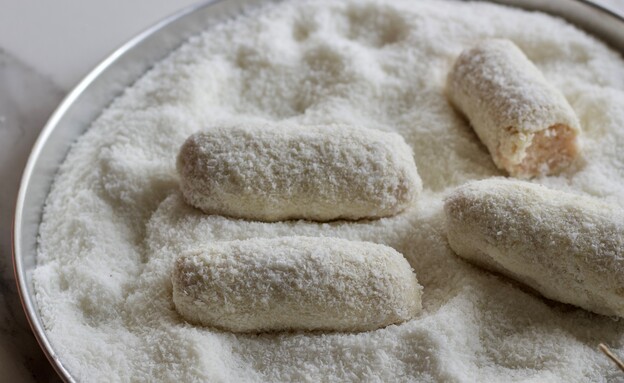 ממתק קוקוס ושוקולד לבן מאורך