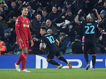 לאוטרו מרטינס כבש שער אדיר (Getty)