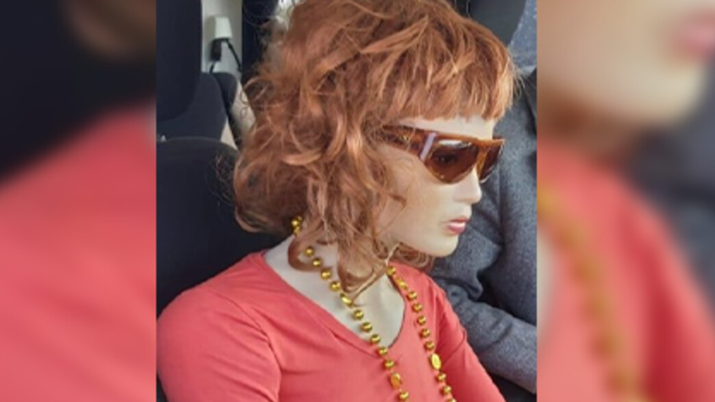 "הנוסעת" הנוספת ברכב: בובת אישה