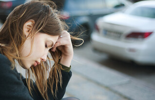 אישה עצובה (צילום:  Concept Photo, shutterstock)