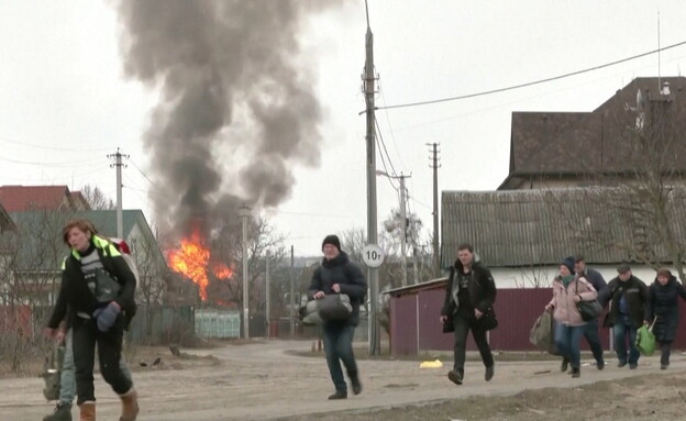 מיליוני פליטים בורחים מאוקראינה מערבה (צילום: N12)